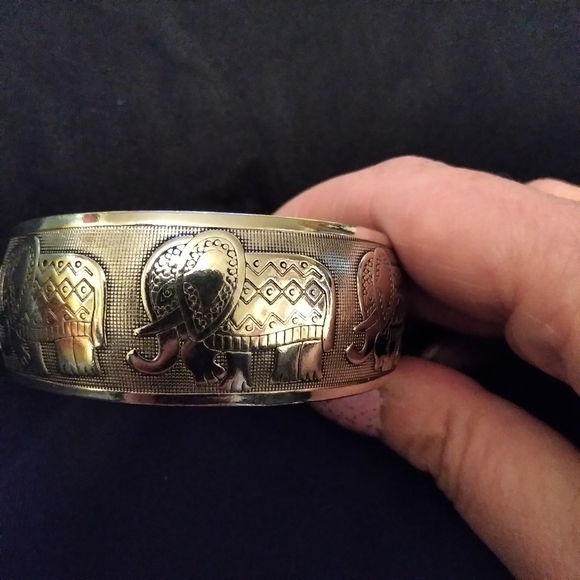 Silver tone elephant jewelry - Picture 4 of 5